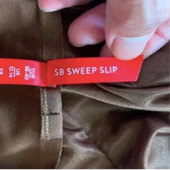 Spanx The SB Sweep Slip Convertible Straps Shape Wear in Copper Size Medium - Picture 7 of 9